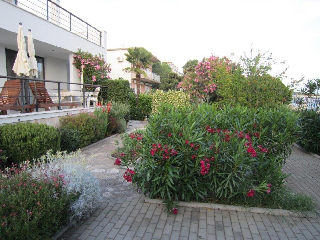 Midavkl Apartment Pirovac Exterior photo