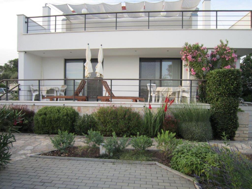 Midavkl Apartment Pirovac Exterior photo