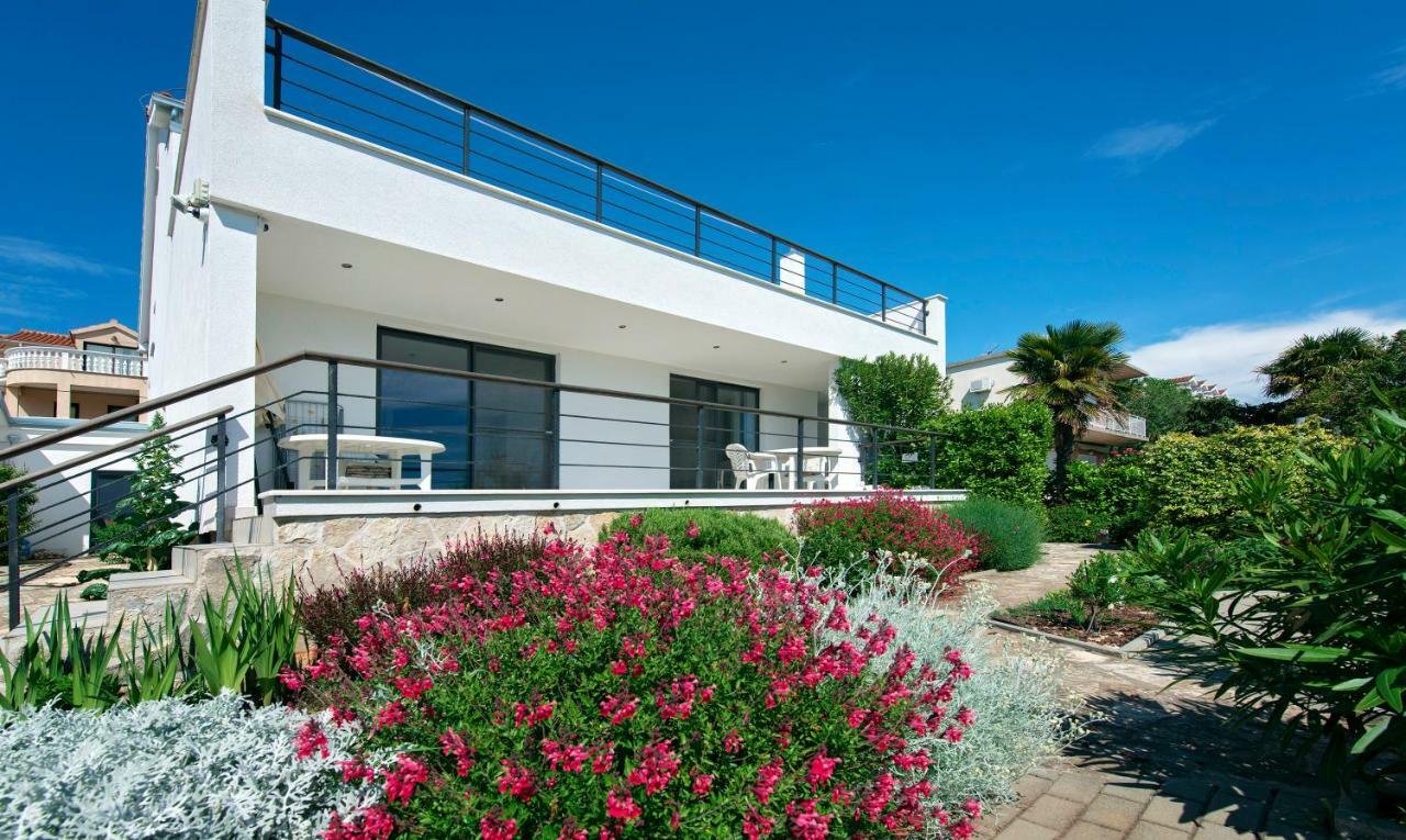 Midavkl Apartment Pirovac Exterior photo